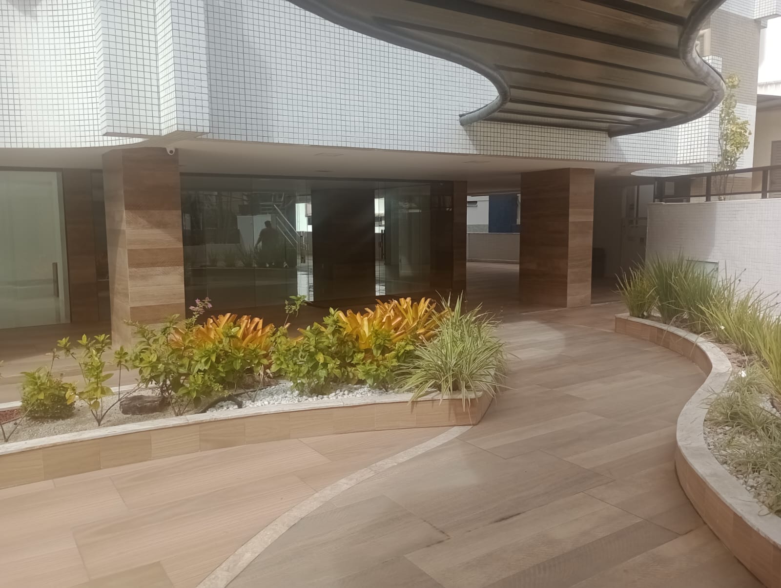 APARTAMENTO 2 QUARTOS 2 SU&Iacute;TES VARANDA DEPEND&Ecirc;NCIA 2 GARAGENS PISCINA ELEVADORES &Agrave; VENDA! Avenida Paulo VI Salvador - 