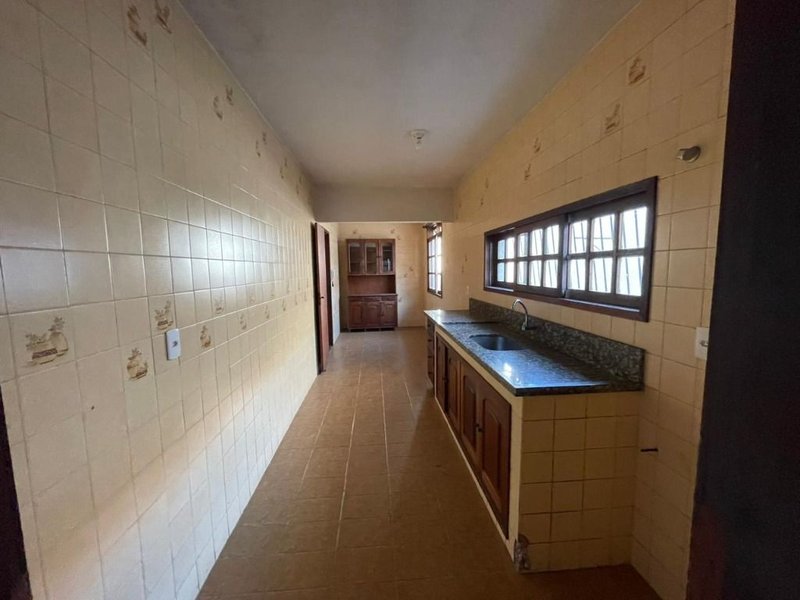Casa com 3 dormitórios à venda, 156 m² por R$ 1.200.000 - Cônego - Nova Friburgo/RJ Rua Dom João VI Nova Friburgo - 