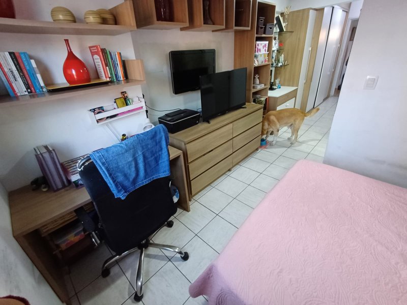 115m². 3 quartos (1 ste). 2 vagas de garagem livres e cobertas. Andar alto Rua Padre Landim Recife - 