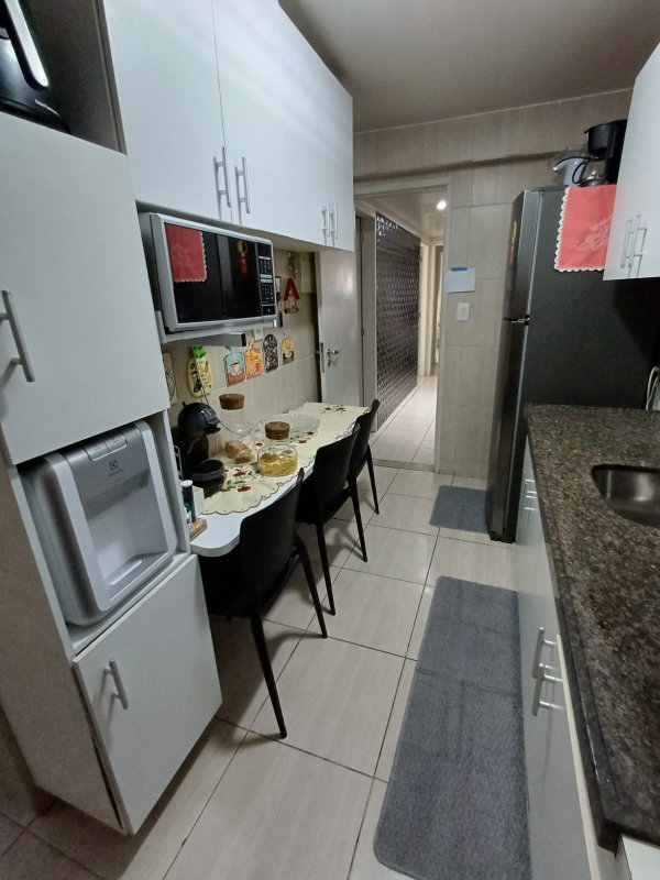 79,9m². 3 quartos(2 stes). 1 vaga de garagem. varanda gourmet integrada Rua Costa Gomes Recife - 