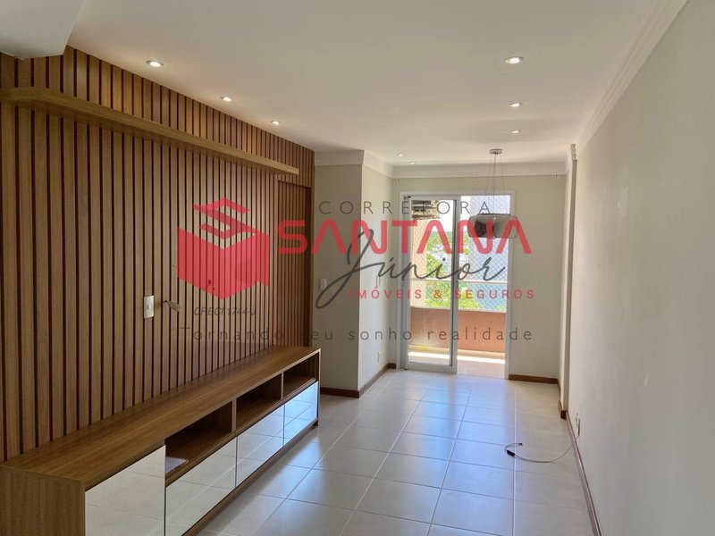 Apartamento semi mobiliado em Buraquinho. (INDISPONÍVEL) Rua Júlio M dos Santos Lauro de Freitas - 