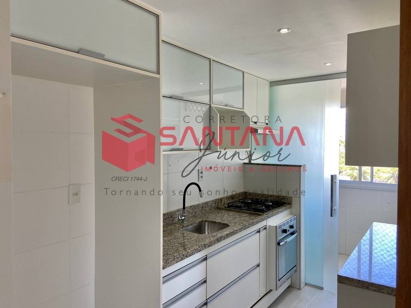 Apartamento semi mobiliado em Buraquinho. (INDISPONÍVEL) Rua Júlio M dos Santos Lauro de Freitas - 