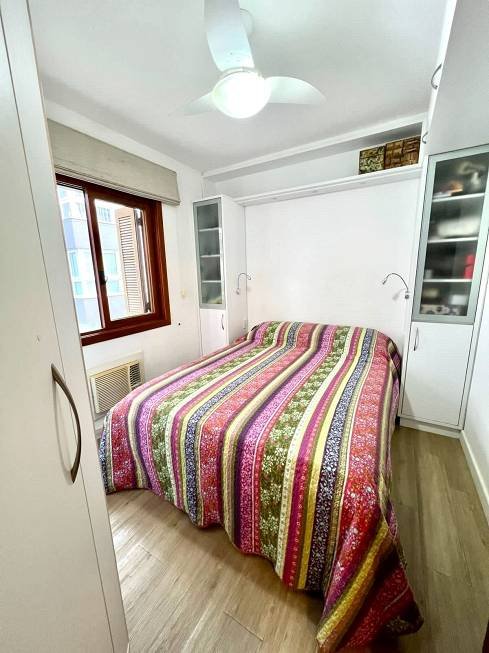 R$ 450.000 - ÓTIMA LOCALIZAÇÃO - 60M2 - 2 DORMITÓRIOS - 1 VAGA - SEMIMOBILIADO - Porto Alegre - 