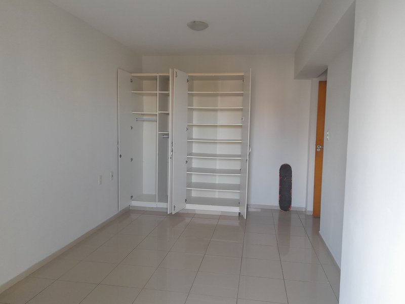 Apartamento em Manaira com 220 mts2. 4 Suites, 2 Varandas, 3 Vagas de Garagem, 1 por andar  João Pessoa - 
