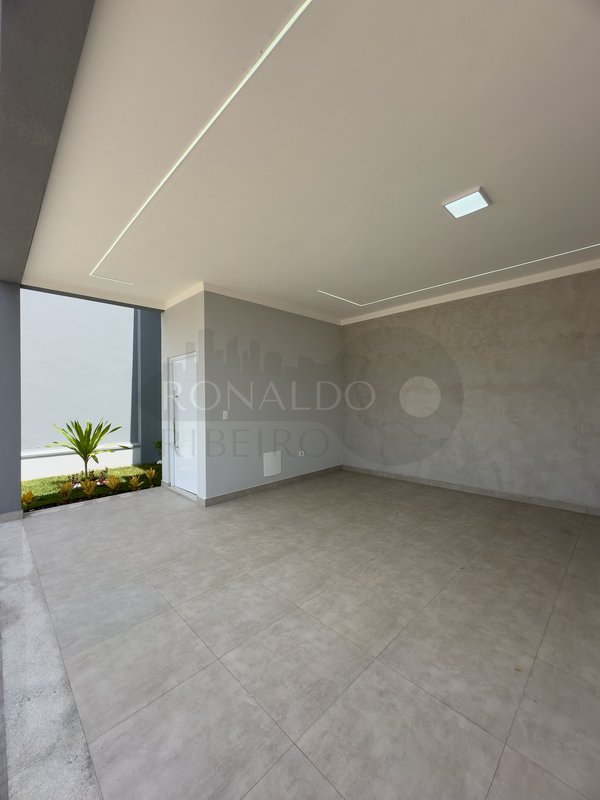 Casa em Condomínio Fechado em Boituva, com 3 Suítes, Ambientes Integrados e Área Gourmet - Boituva - 