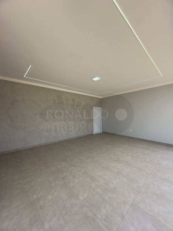 Casa em Condomínio Fechado em Boituva, com 3 Suítes, Ambientes Integrados e Área Gourmet - Boituva - 