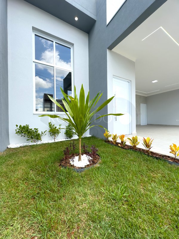 Casa em Condomínio Fechado em Boituva, com 3 Suítes, Ambientes Integrados e Área Gourmet - Boituva - 