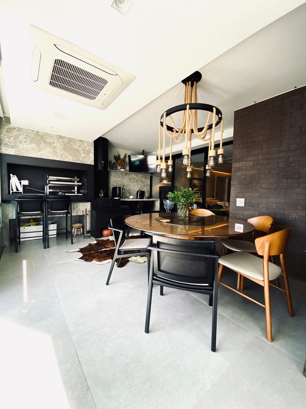 Espetacular cobertura linear com 250 metros quadrados no Condomínio Saint Martin - Rio de Janeiro - 