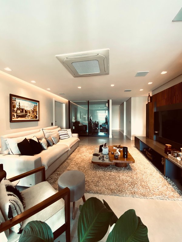 Espetacular cobertura linear com 250 metros quadrados no Condomínio Saint Martin - Rio de Janeiro - 