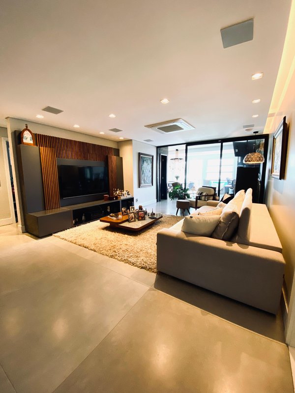 Espetacular cobertura linear com 250 metros quadrados no Condomínio Saint Martin - Rio de Janeiro - 