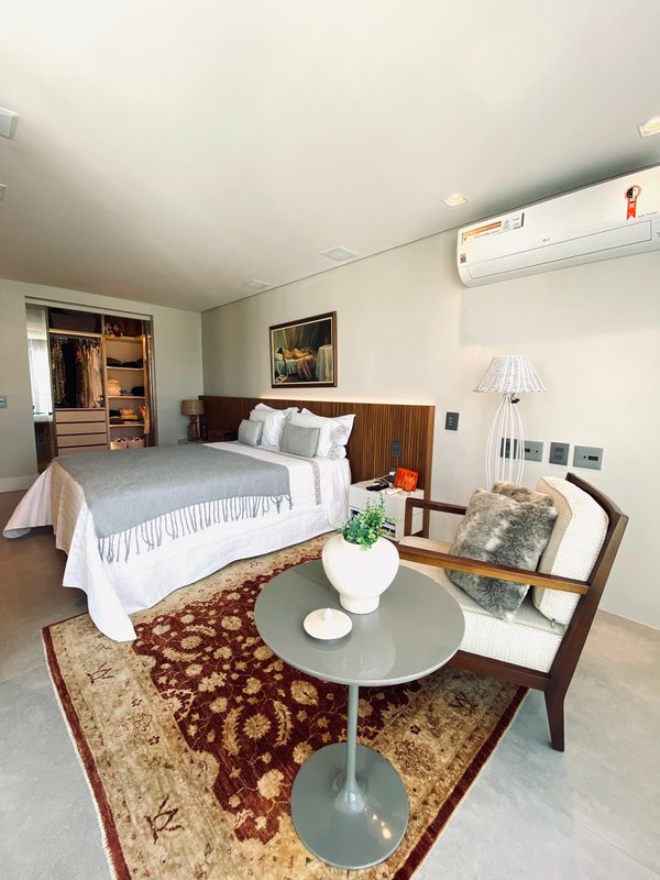 Espetacular cobertura linear com 250 metros quadrados no Condomínio Saint Martin - Rio de Janeiro - 