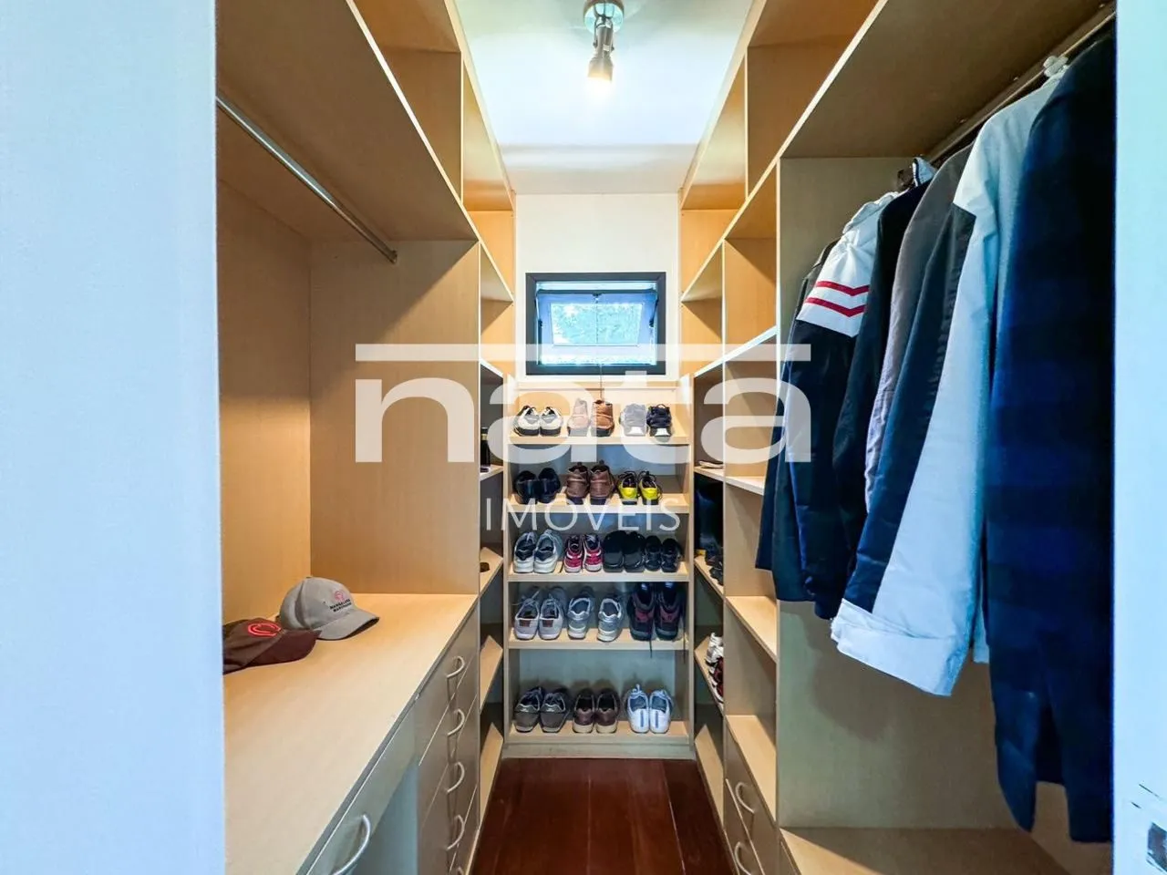 Casa com 5 quartos e 260m&sup2; em Albuquerque/Teres&oacute;polis Estrada Antônio Carvalho Ventura Teresópolis - 