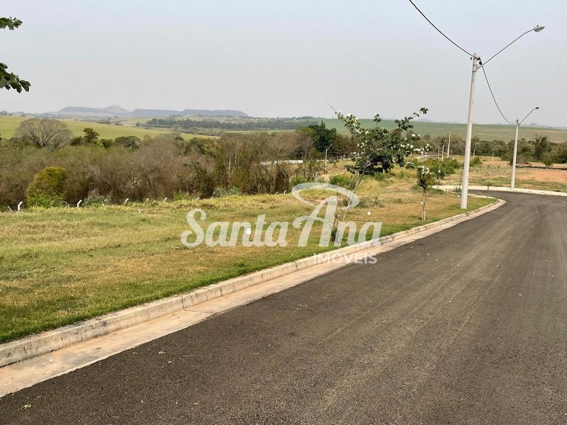 Villa Colinas | Piracicaba Rod. Geraldo de Barros Piracicaba - Pavimentação pronta
