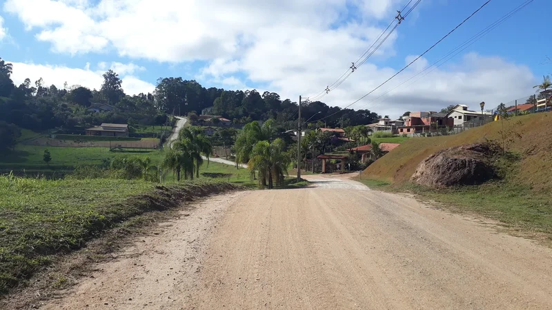 Chácara térrea completa com 230m² no Condomínio 3 Lagos Mairinque Alameda dos Flamboyant Mairinque - 
